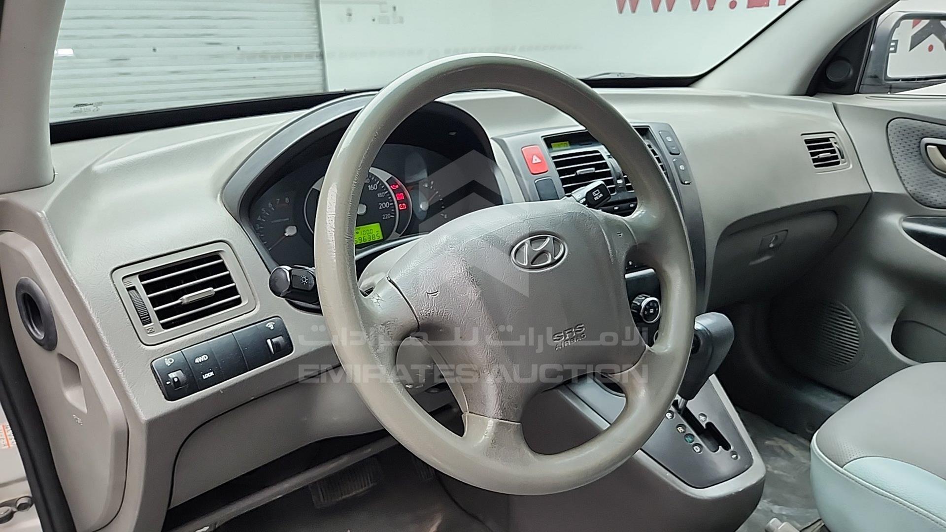 2009 HYUNDAI TUCSON VIN: KMHJM81B99U045432