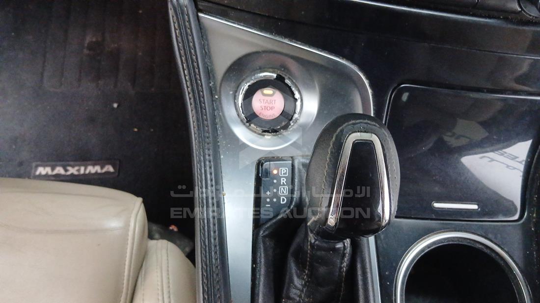 2016 Nissan Maxima — Gear View — Photo 21