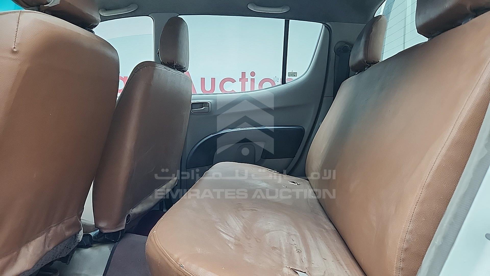 2013 MITSUBISHI L 200 VIN: MMBJNKA50DD021076