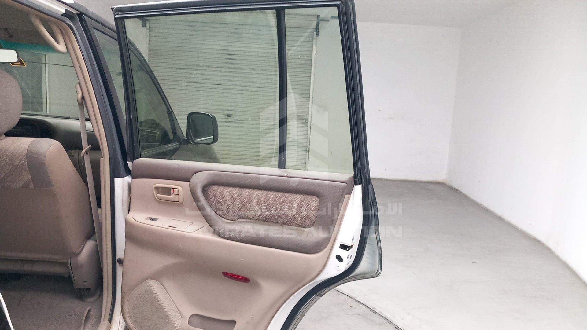 2002 TOYOTA LAND CRUISER VIN: JTEHJ09J725031906