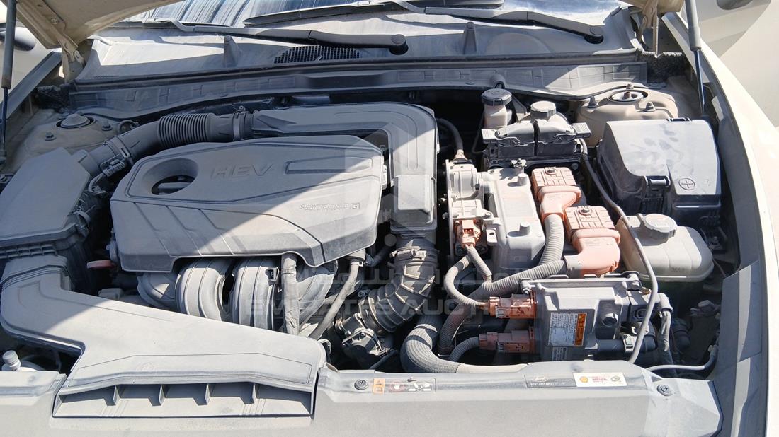 2021 Hyundai Sonata Hybrid — Engine Bay — Photo 27