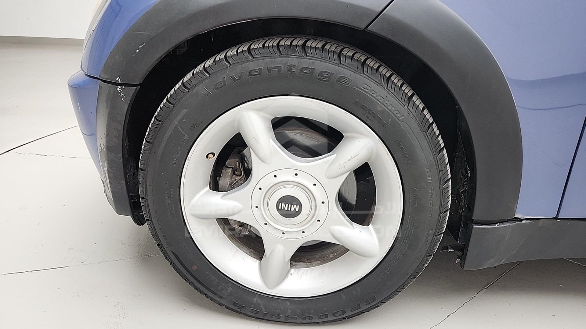 2005 MINI COOPER VIN: WMWRF33555TG13073