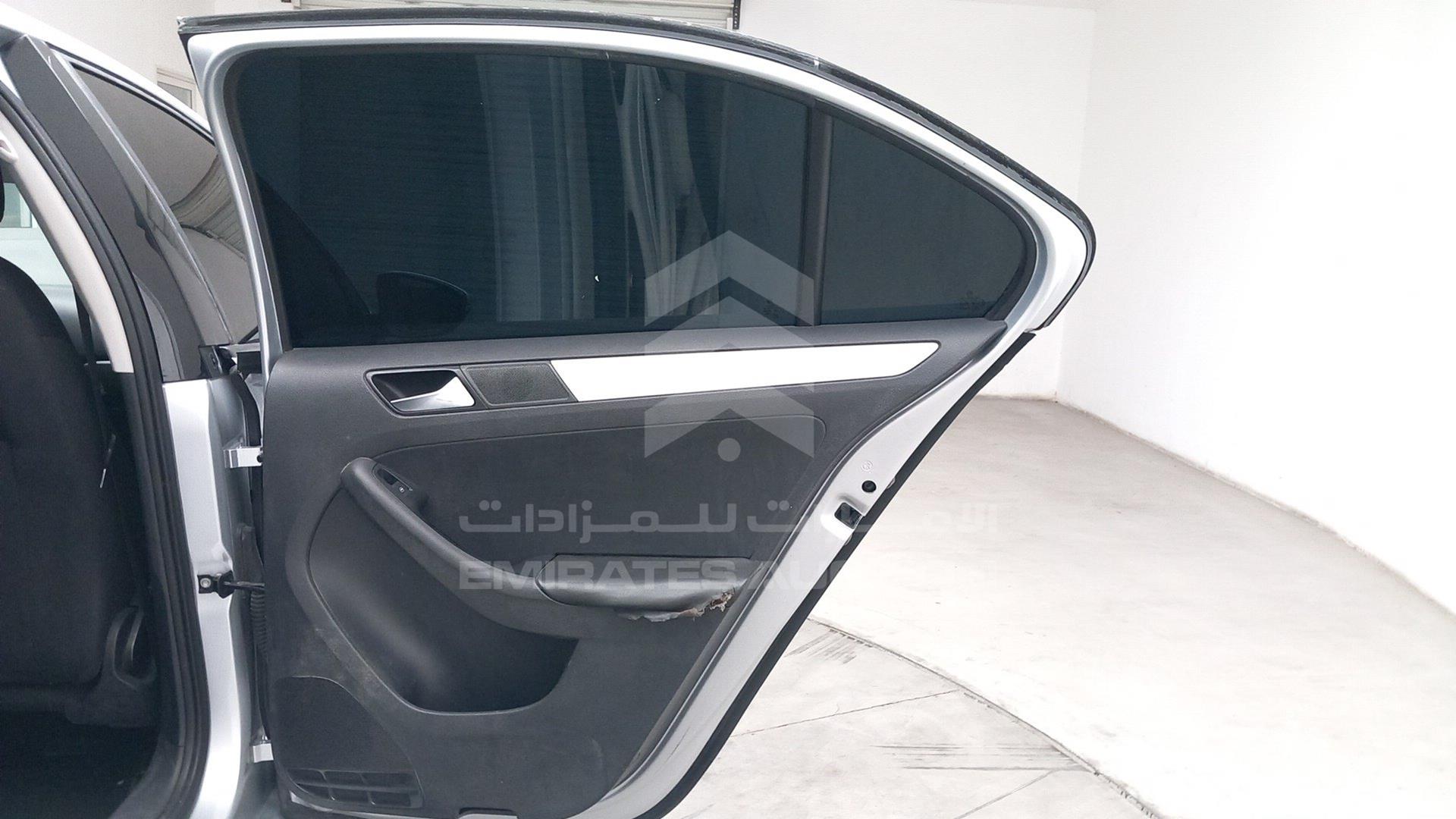 2015 VOLKSWAGEN JETTA VIN: WVWRV1AJXFM200925