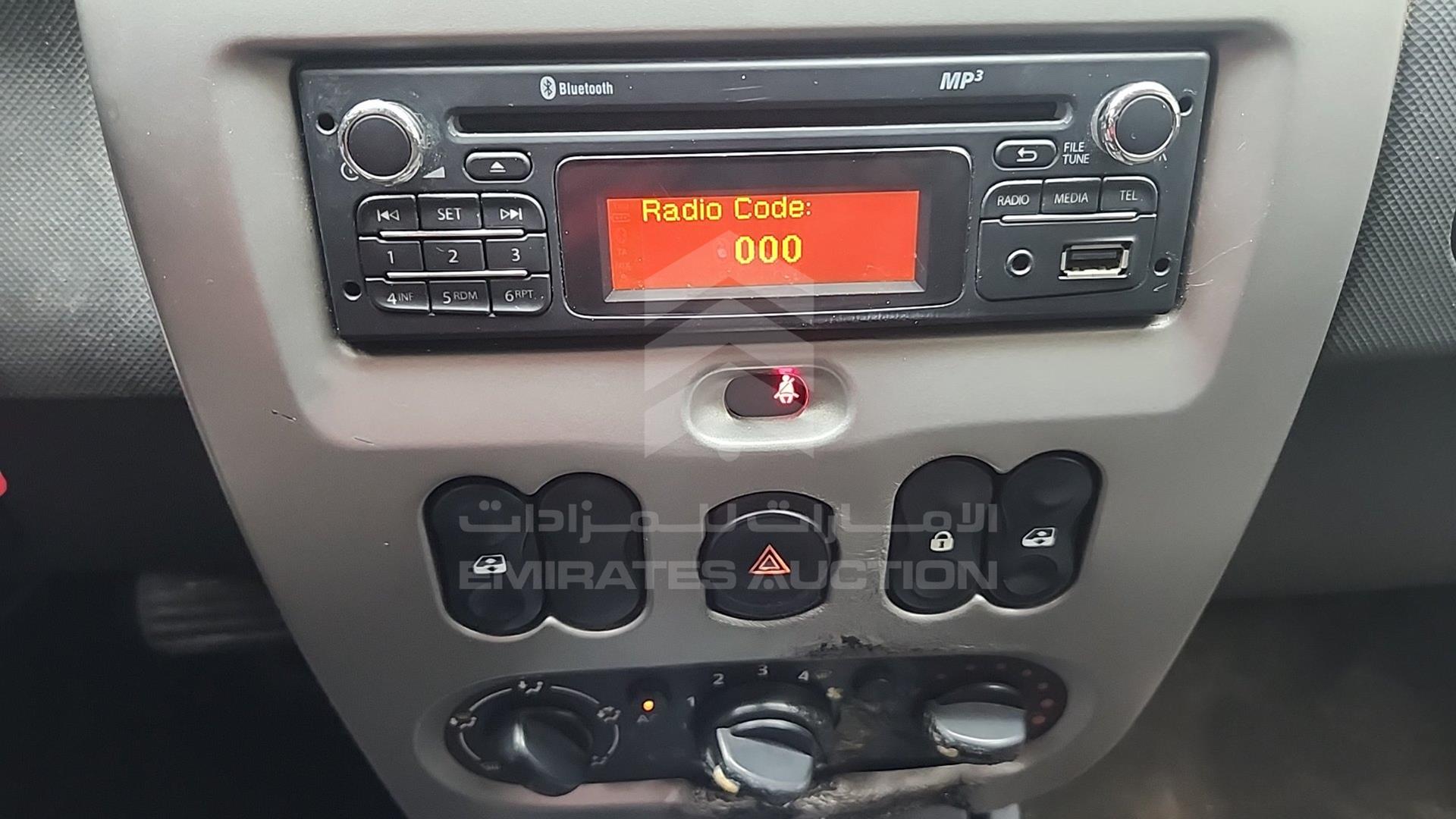 2015 RENAULT DUSTER VIN: VF1HSRCA7FA523927