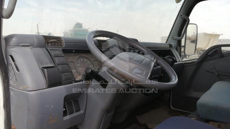 JL6BCE6J0BK012922 Mitsubishi  2011 WHITE Photo 10