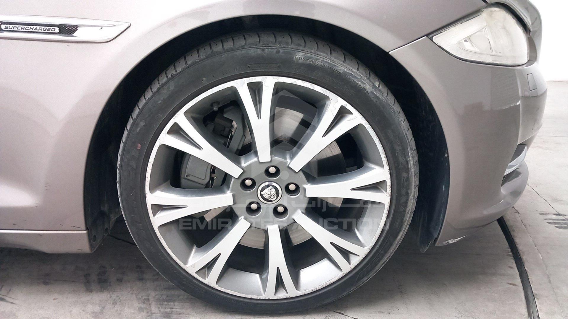 2010 JAGUAR X J VIN: SAJKA26J1AMV01346