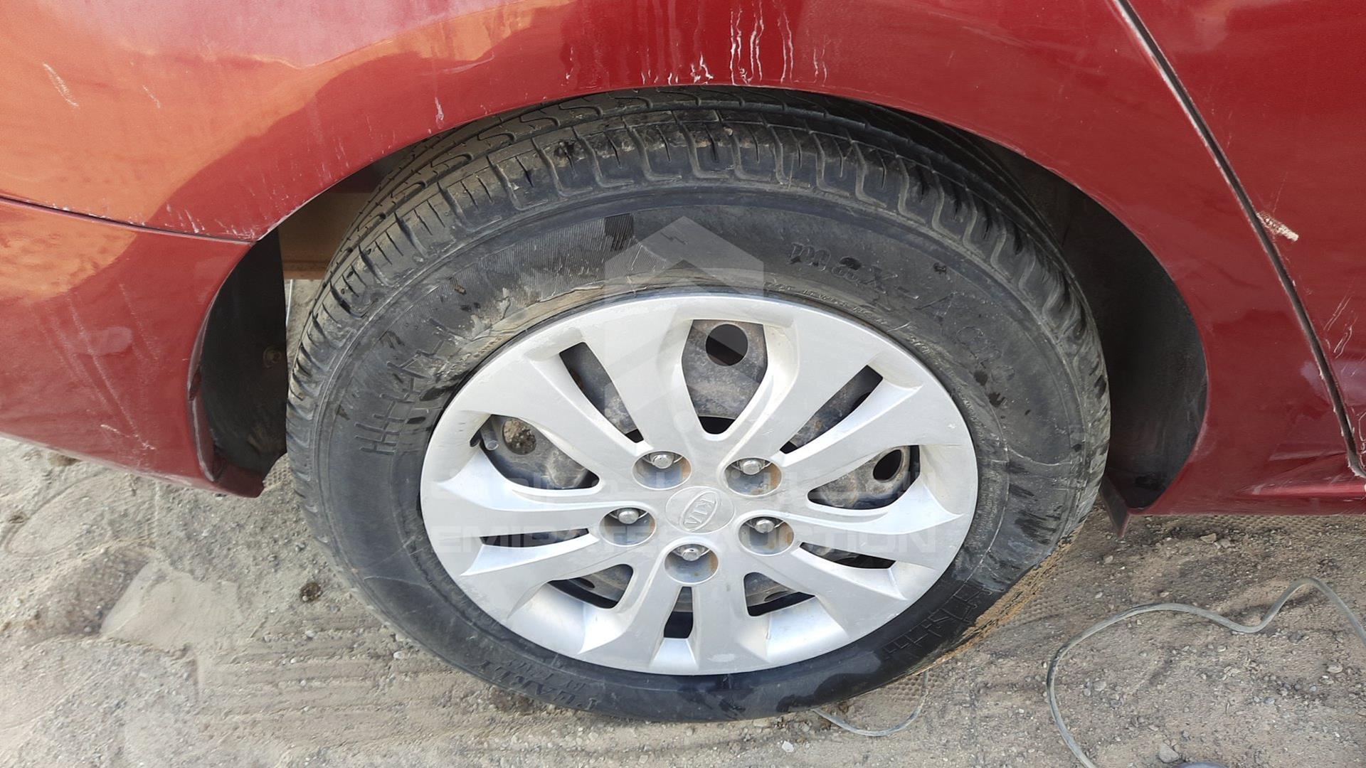 2013 KIA CERATO VIN: KNAFT4116D5785095