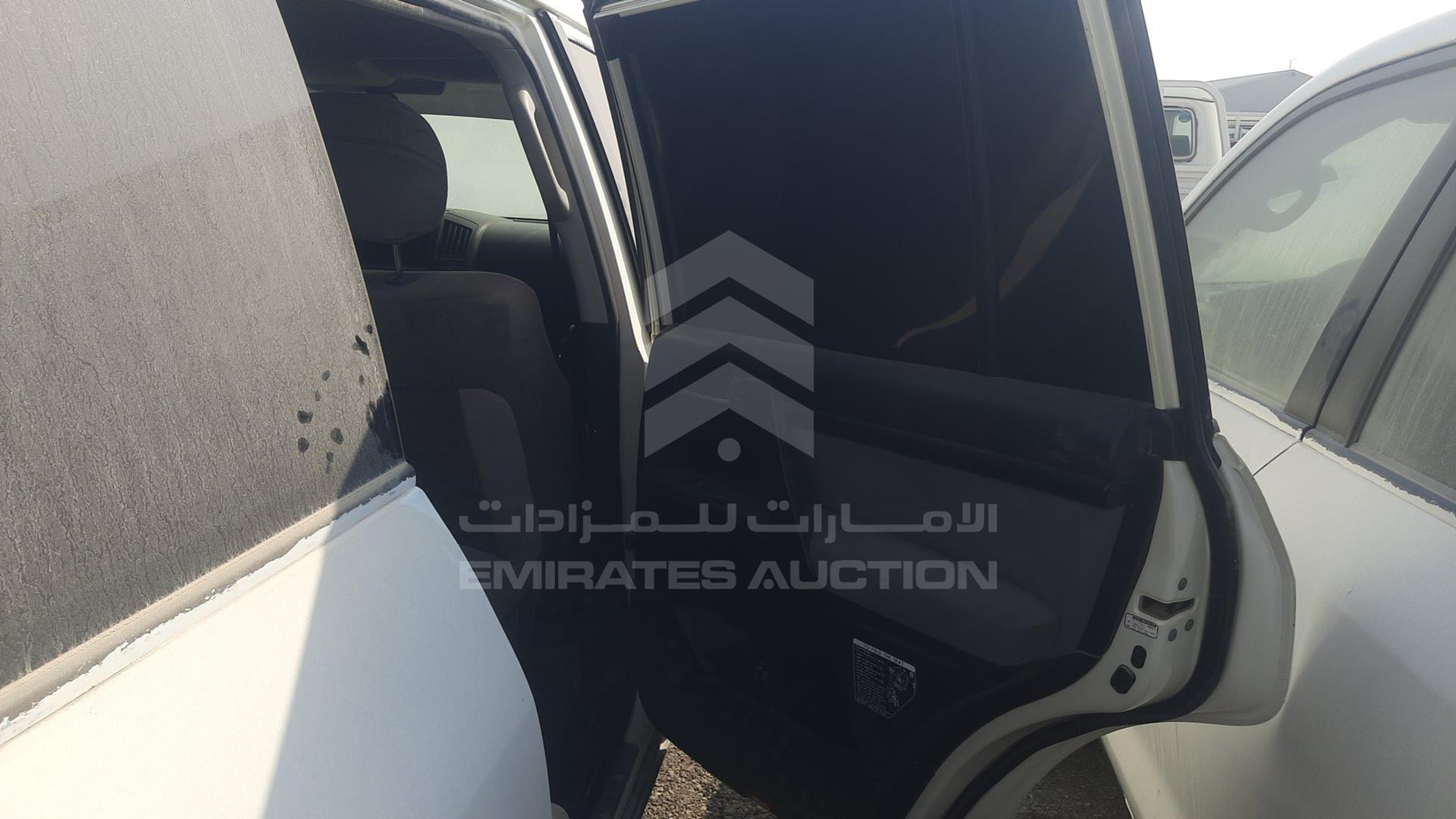 2011 TOYOTA LAND CRUISER VIN: JTMDU09J8B4032305