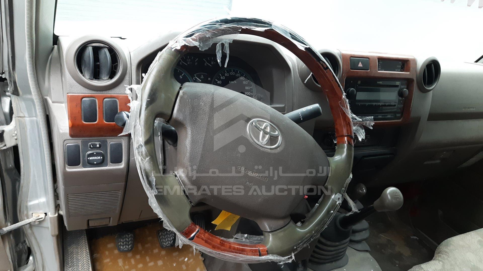 2012 TOYOTA LAND CRUISER VIN: JTFLU73J6C4521887