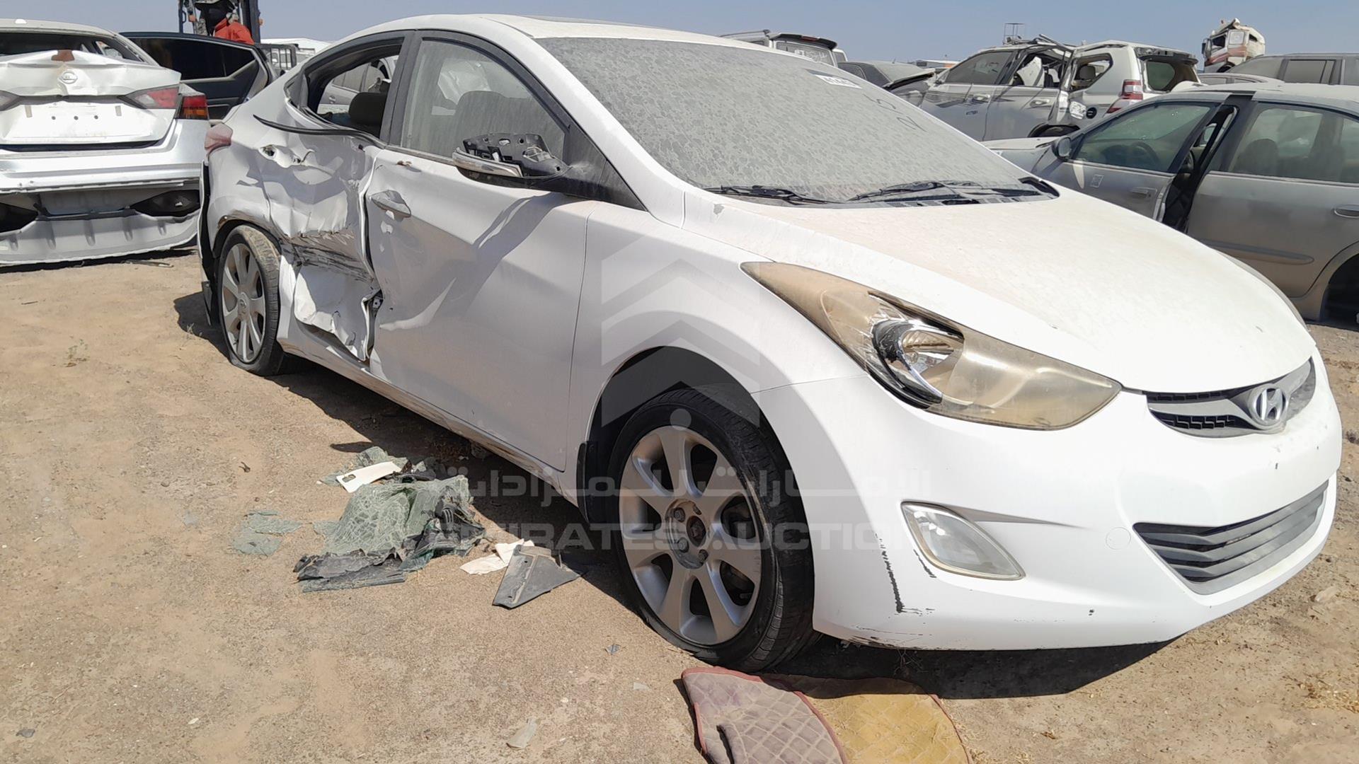 2014 HYUNDAI ELANTRA VIN: KMHDH41E8EU940490