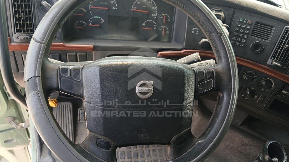 فولفو FH 16 2005 — التحكمات في عجلة القيادة — صورة 14