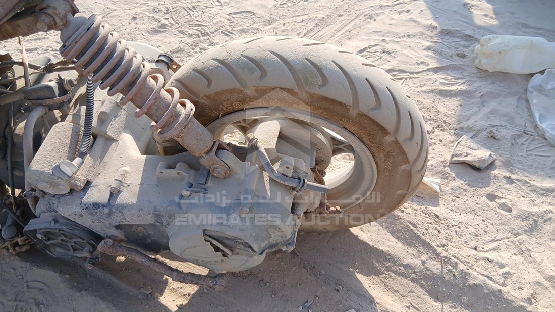 2014 Suzuki AN125HK — Rear Left Tyre — Photo 19
