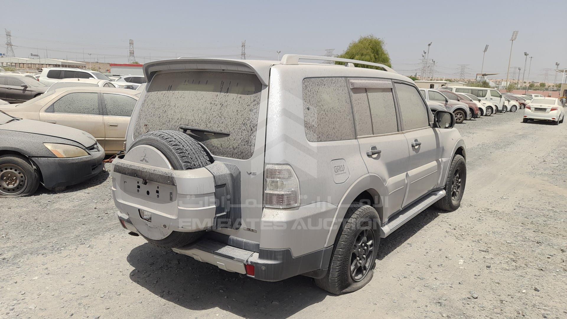 2008 MITSUBISHI PAJERO VIN: JMYLRV93W8J721894