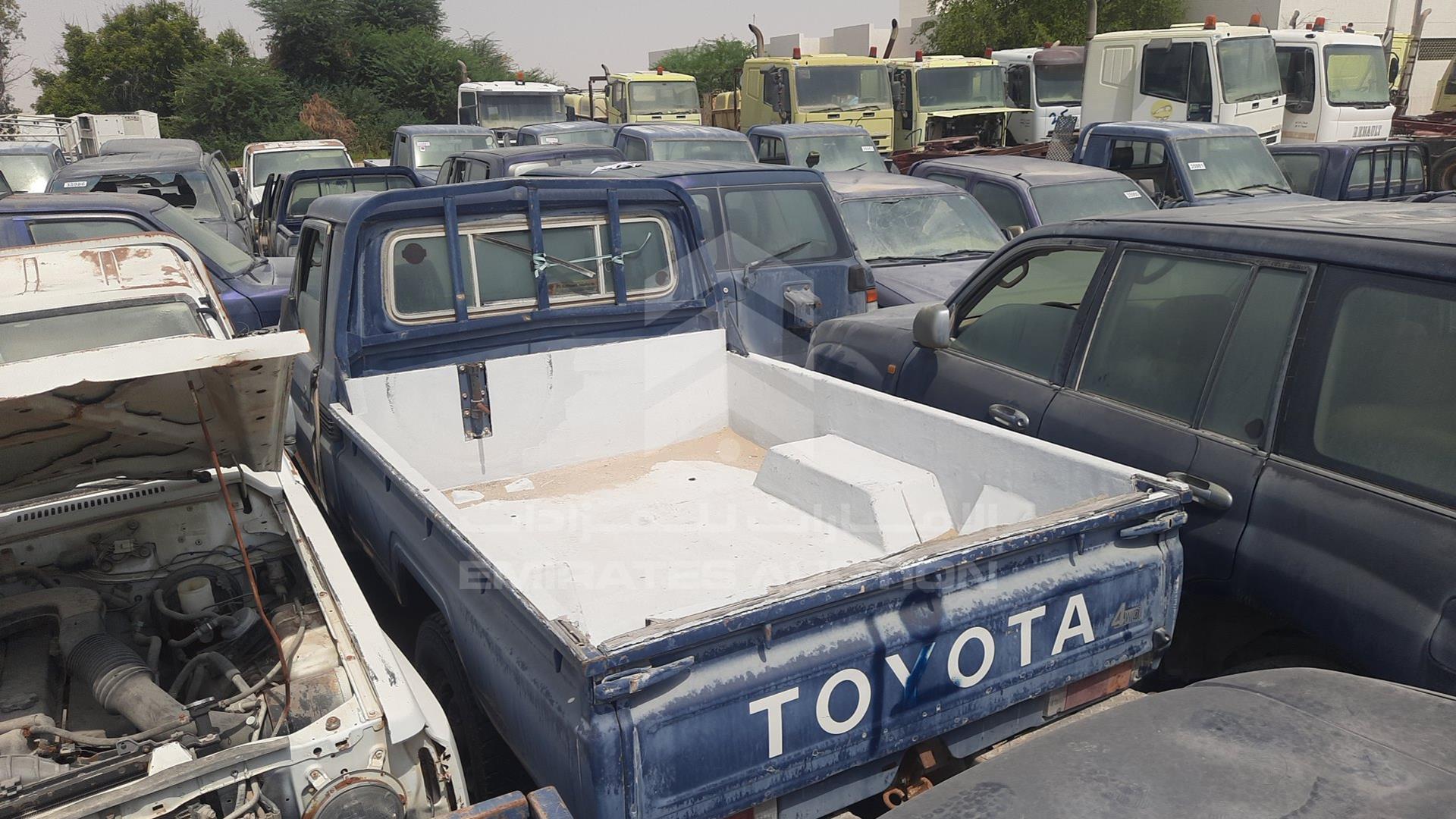 2005 TOYOTA LAND CRUISER VIN: JTFLB71J858007379