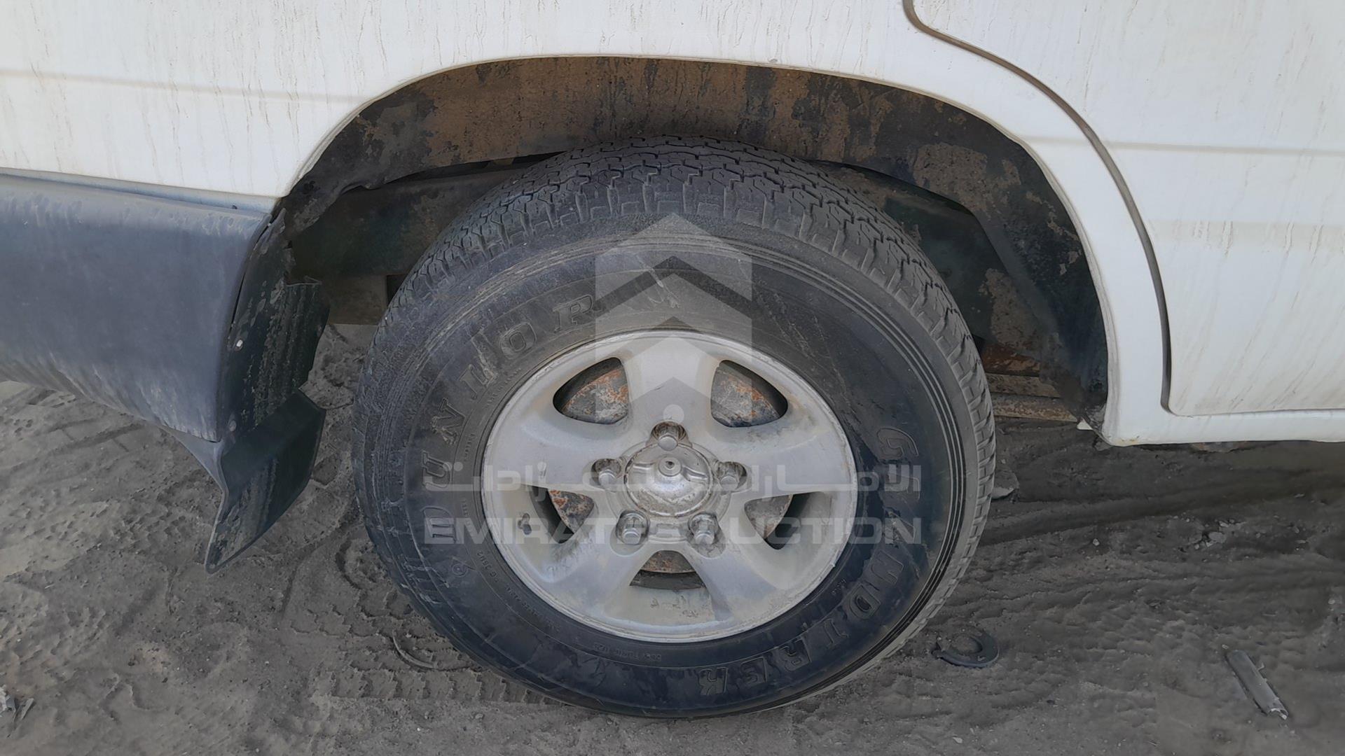2004 TOYOTA LAND CRUISER VIN: JTGHJ01J843004764