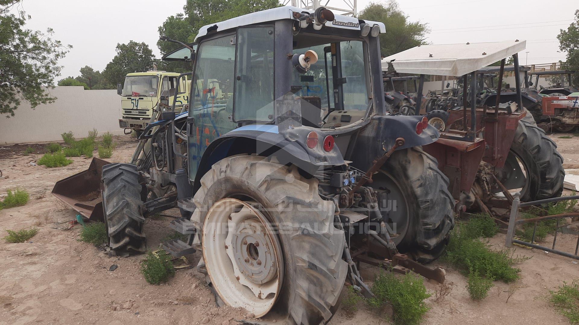 2002 TRACTOR --- VIN: MFDLM46029