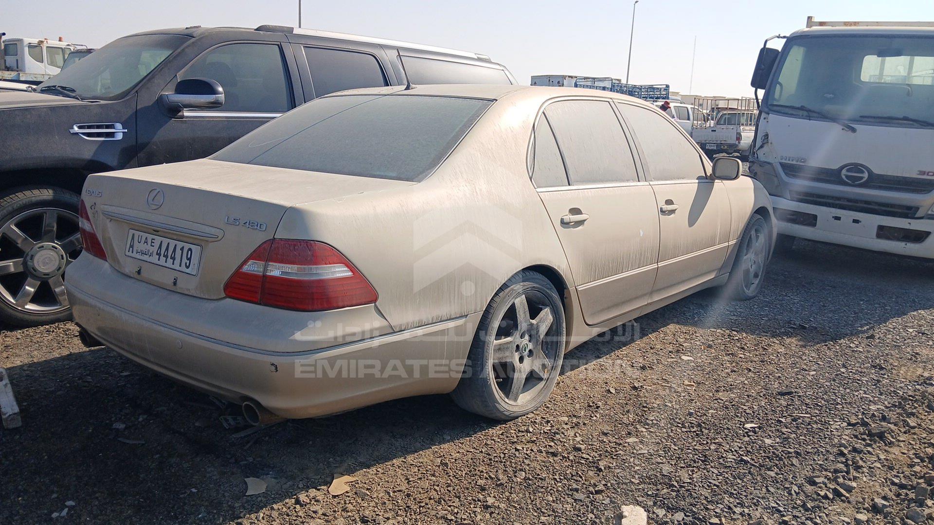 2001 LEXUS LS 430 VIN: JTHBN30F110047666