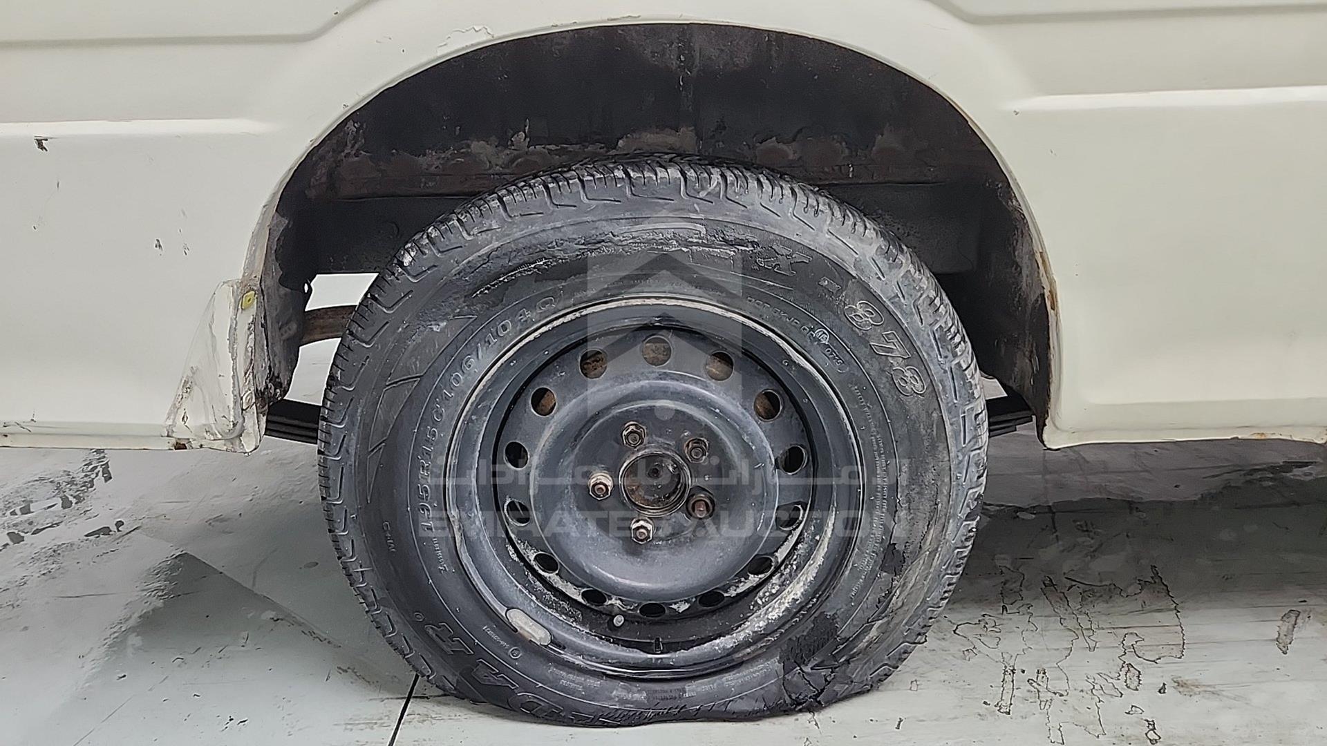 2004 TOYOTA HIACE VIN: RZH1157012858