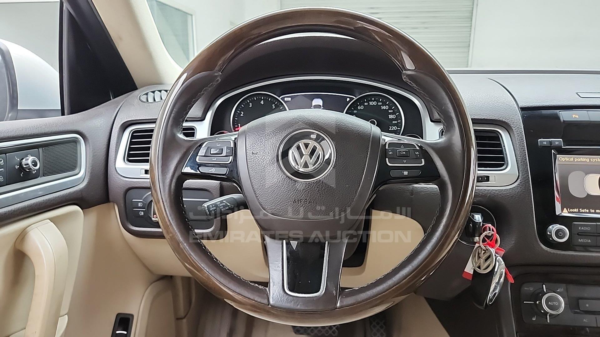 2012 VOLKSWAGEN TOUAREG VIN: WVGBC27P0CD000121