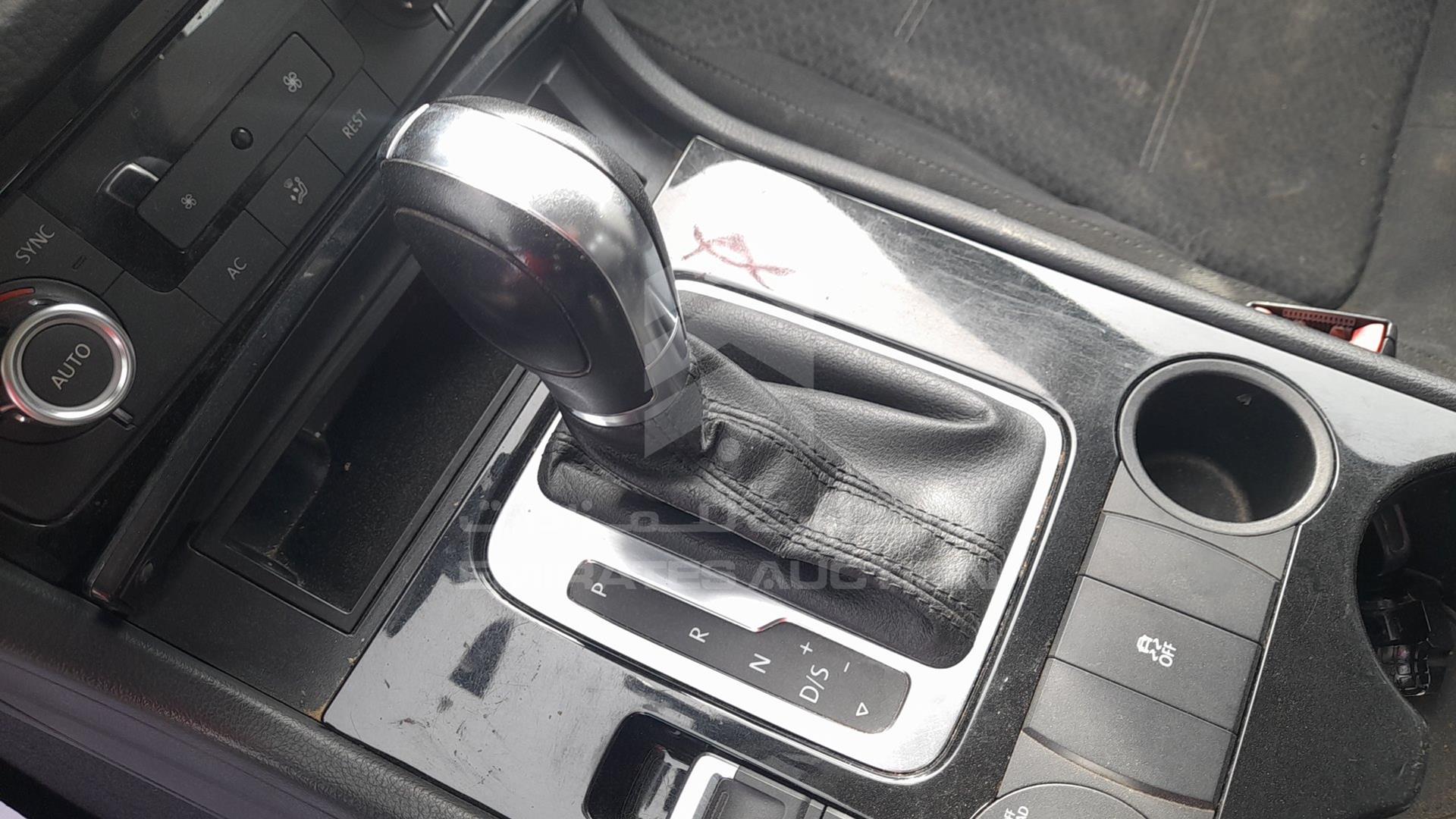 2013 VOLKSWAGEN TOUAREG VIN: WVGBC2BP7DD000304
