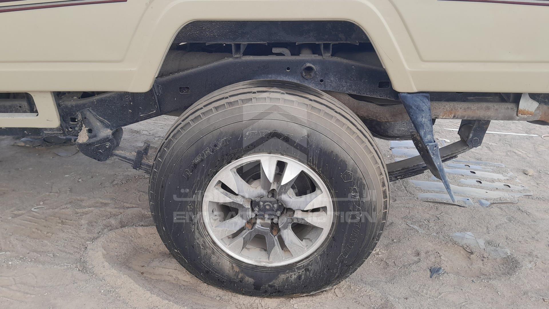 2017 TOYOTA LAND CRUISER VIN: JTFLU73J2H7060032