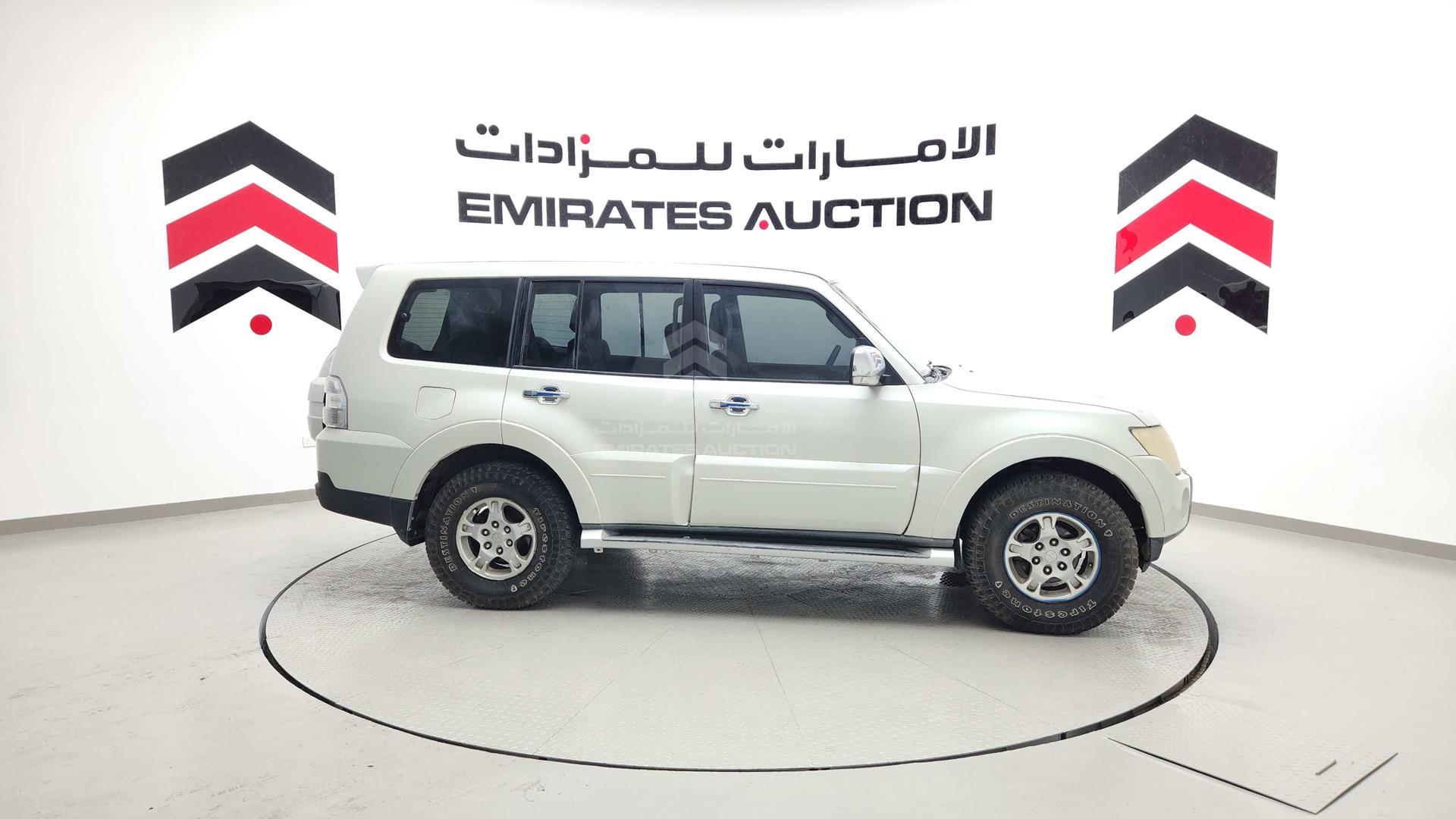 2009 MITSUBISHI PAJERO VIN: JMYLRV93W9J703606