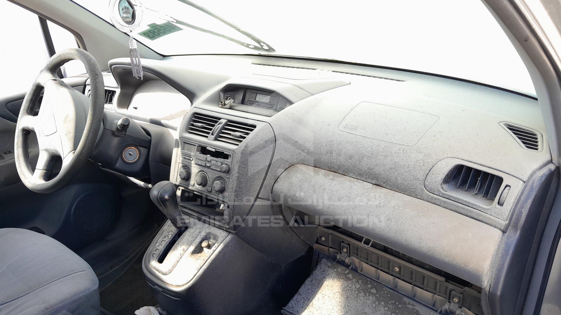 2004 MITSUBISHI SPACE WAGON VIN: JMYLRN84W4Z705197
