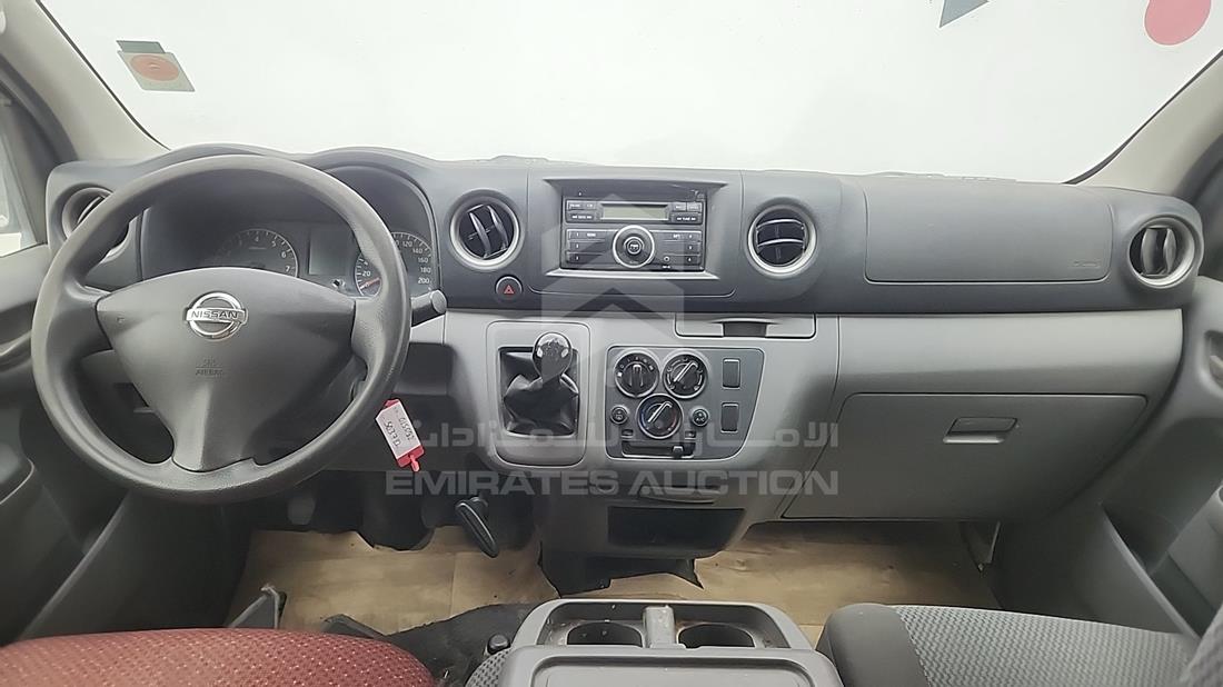 نيسان أورفان 2017 — زاوية الواجهة الكاملة — صورة 10