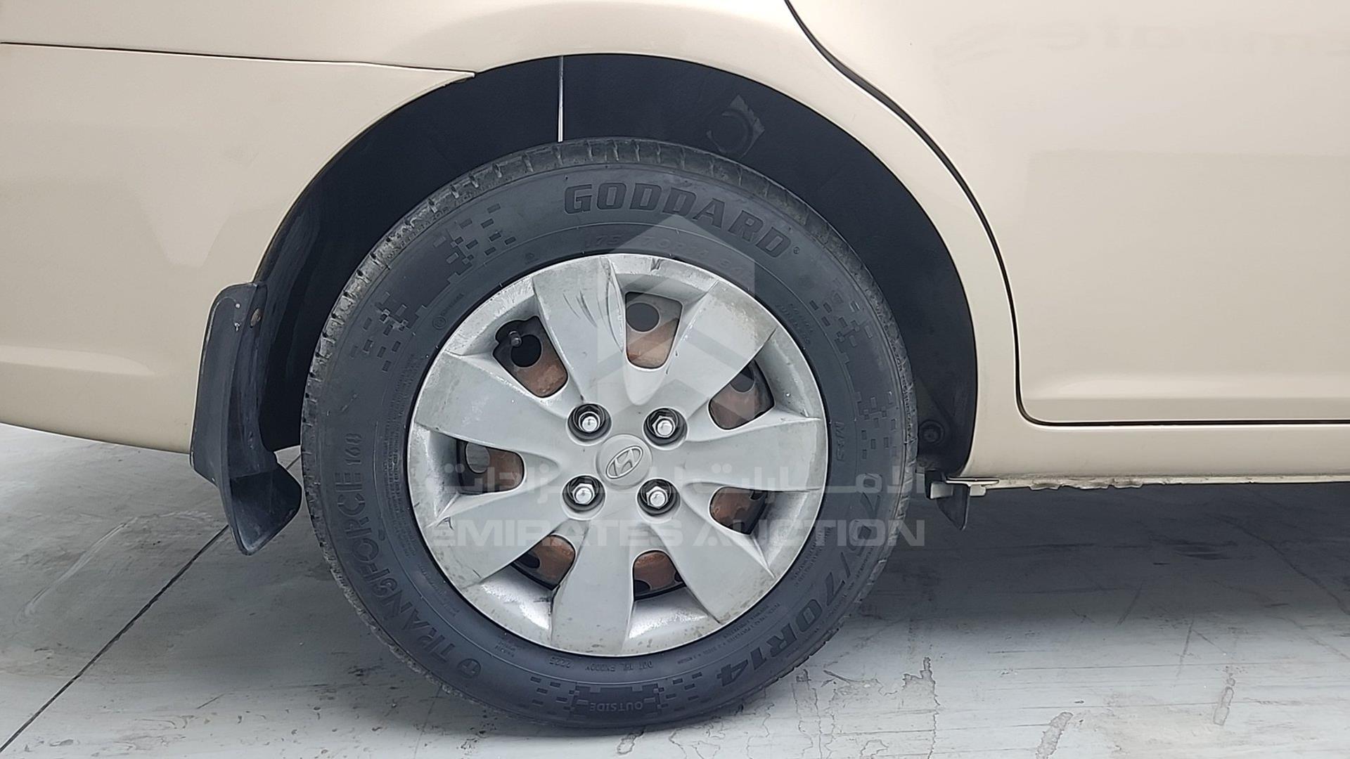 2008 HYUNDAI ACCENT VIN: KMHCM41A48U227529