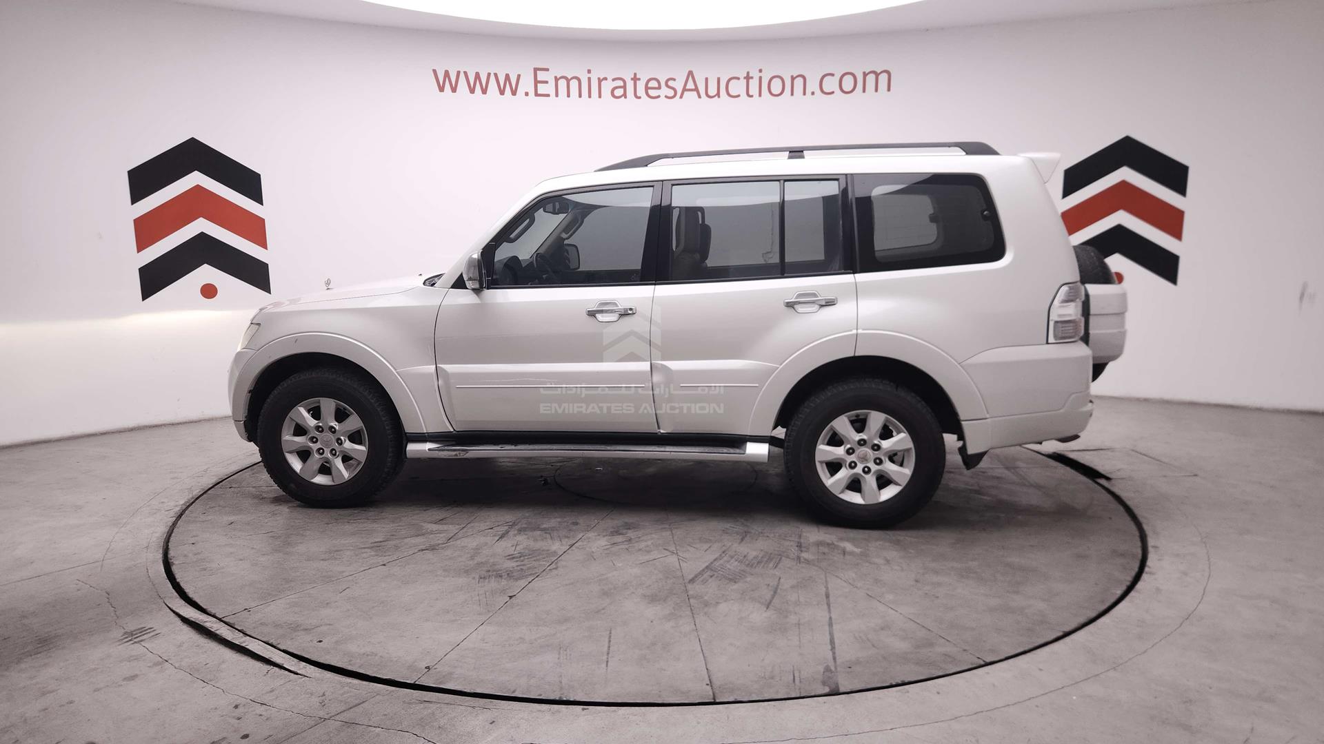 2010 MITSUBISHI PAJERO VIN: JMYLRV95WAJ713865