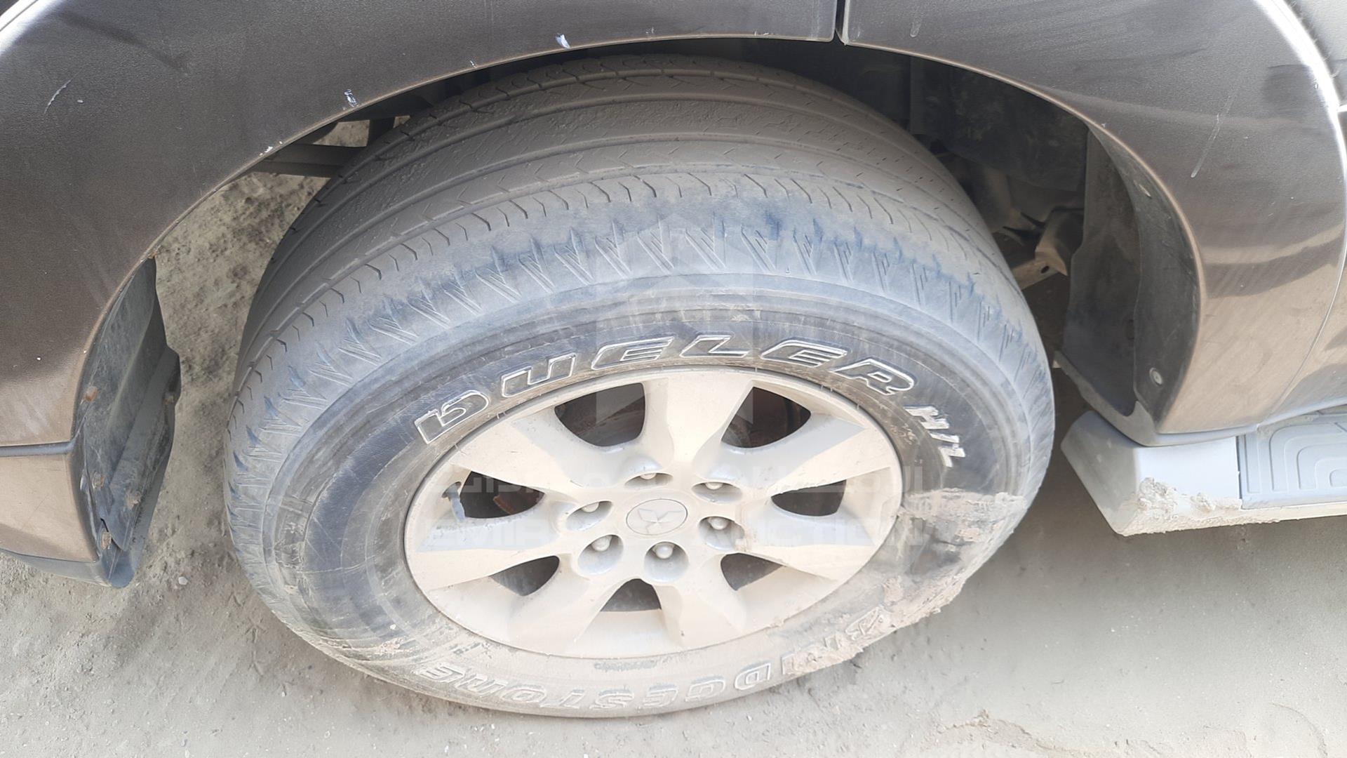 2010 MITSUBISHI PAJERO VIN: JMYLRV95WAJ703844
