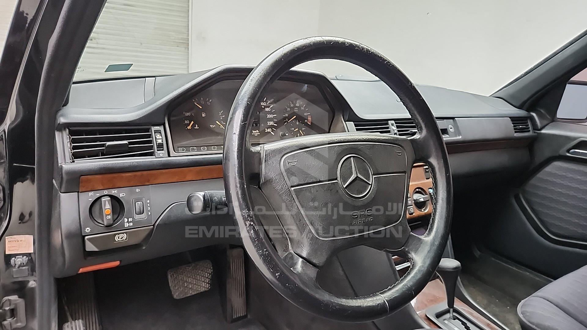 1992 MERCEDES E 300 VIN: WDB1240301B701480
