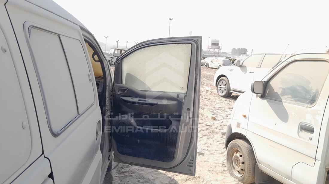 2007 Hyundai H1 — Front Right Door — Photo 23