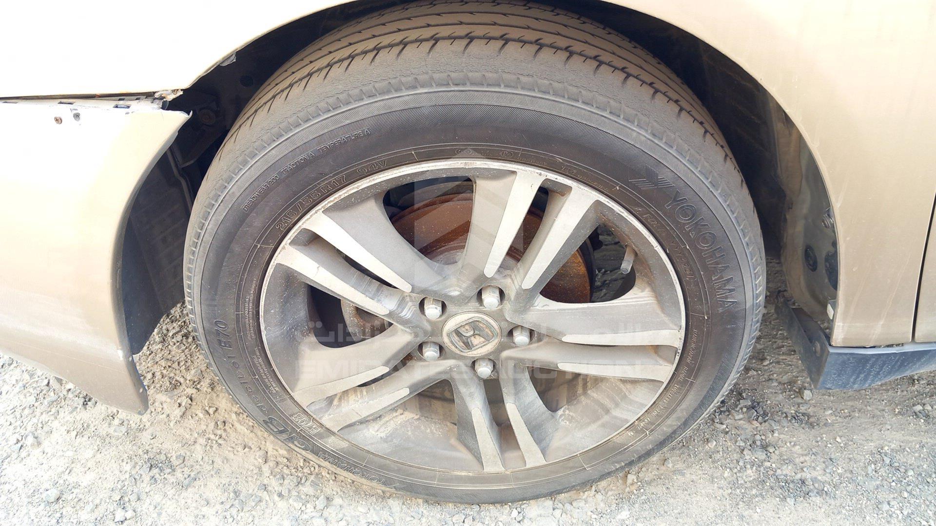 2005 HONDA ACCORD VIN: JHMCM56585C401155