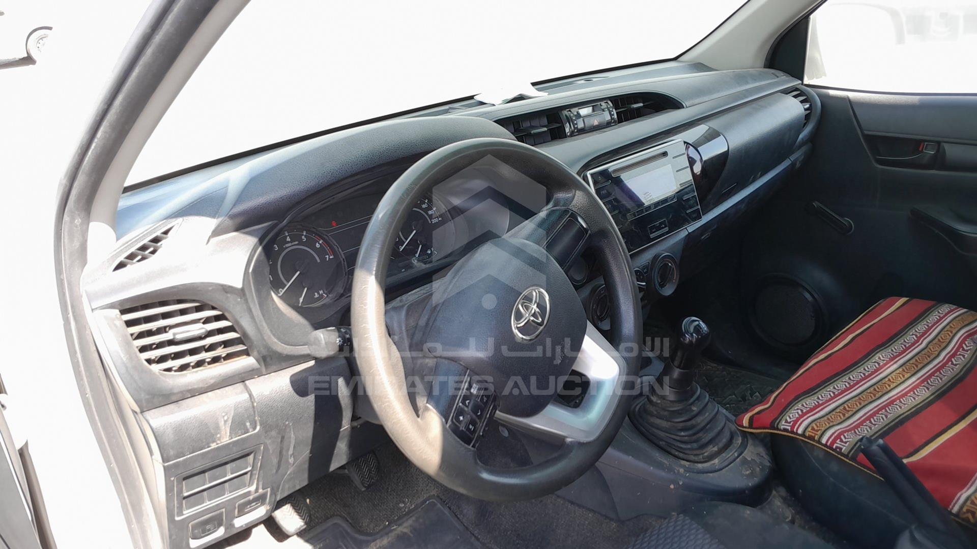 2016 TOYOTA HILUX VIN: MR0CX6CD2G0290716