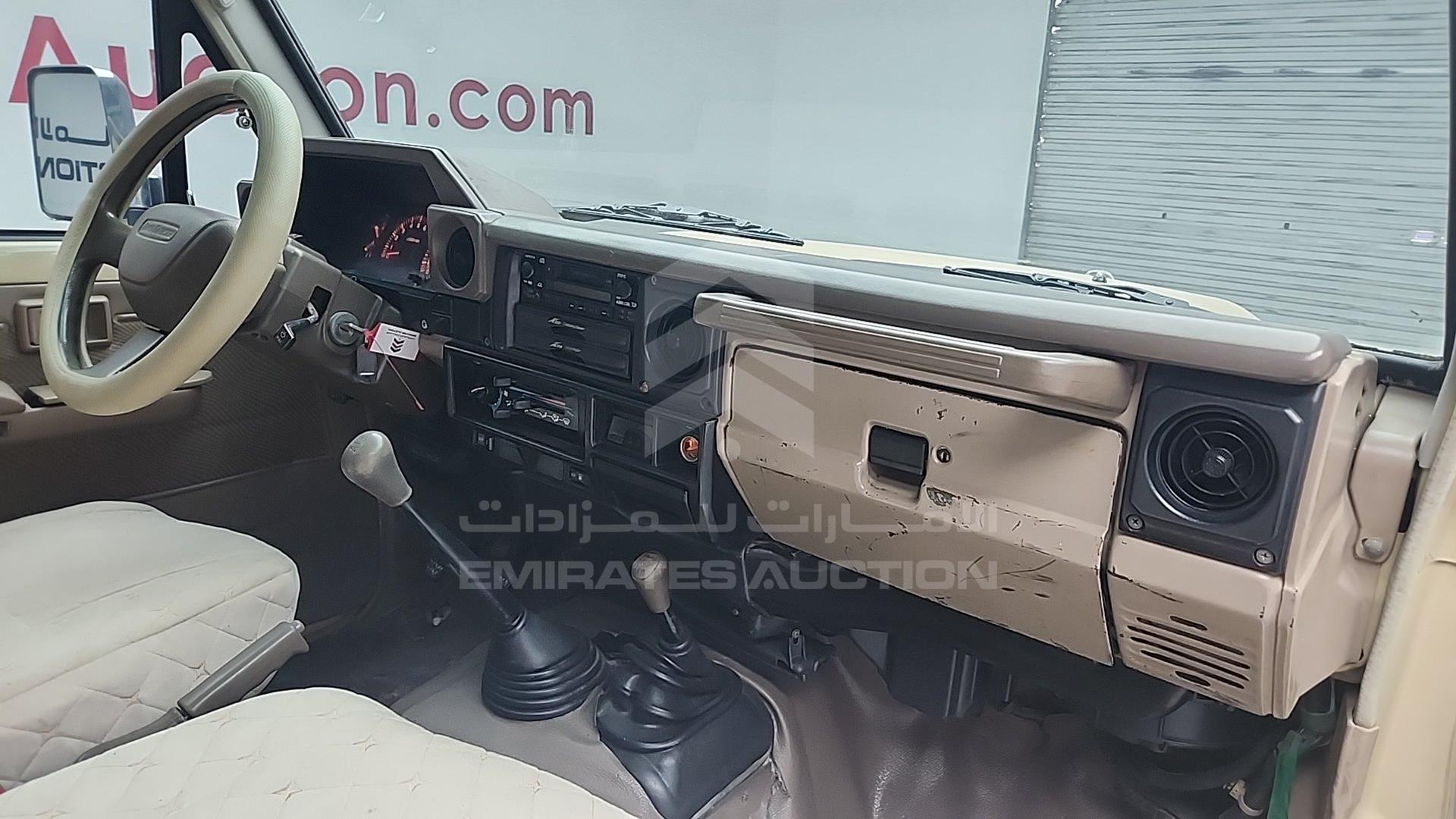 2009 TOYOTA LAND CRUISER VIN: JTFLJ73J196052911