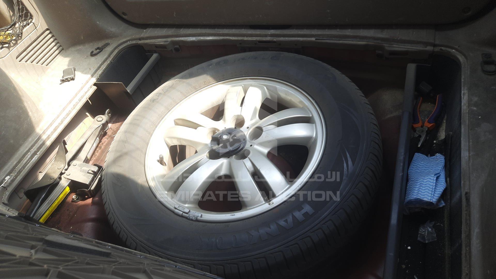 2009 HYUNDAI TUCSON VIN: KMHJM81B49U926989