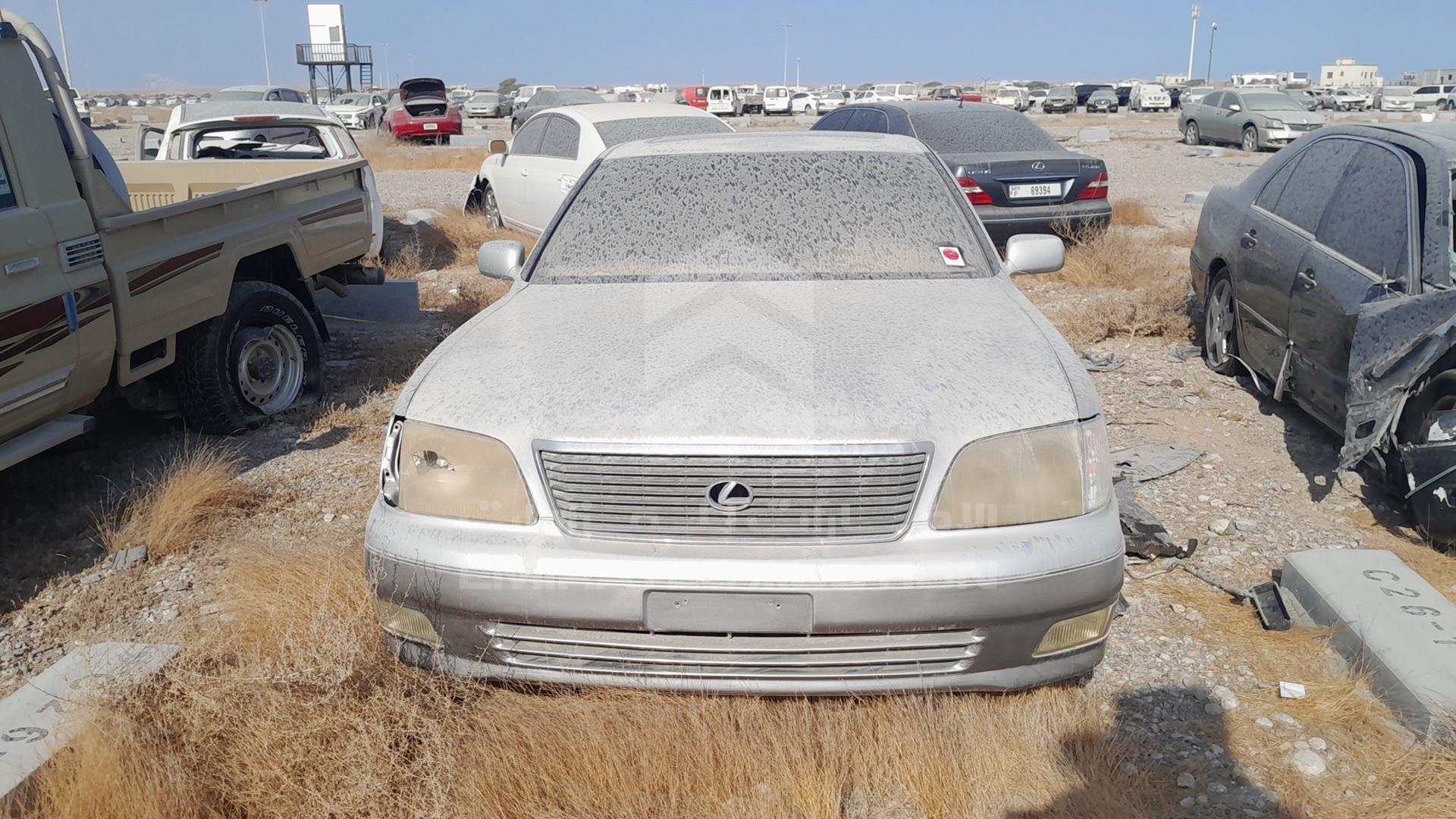 1999 LEXUS LS400 VIN: JT153UF2000140110