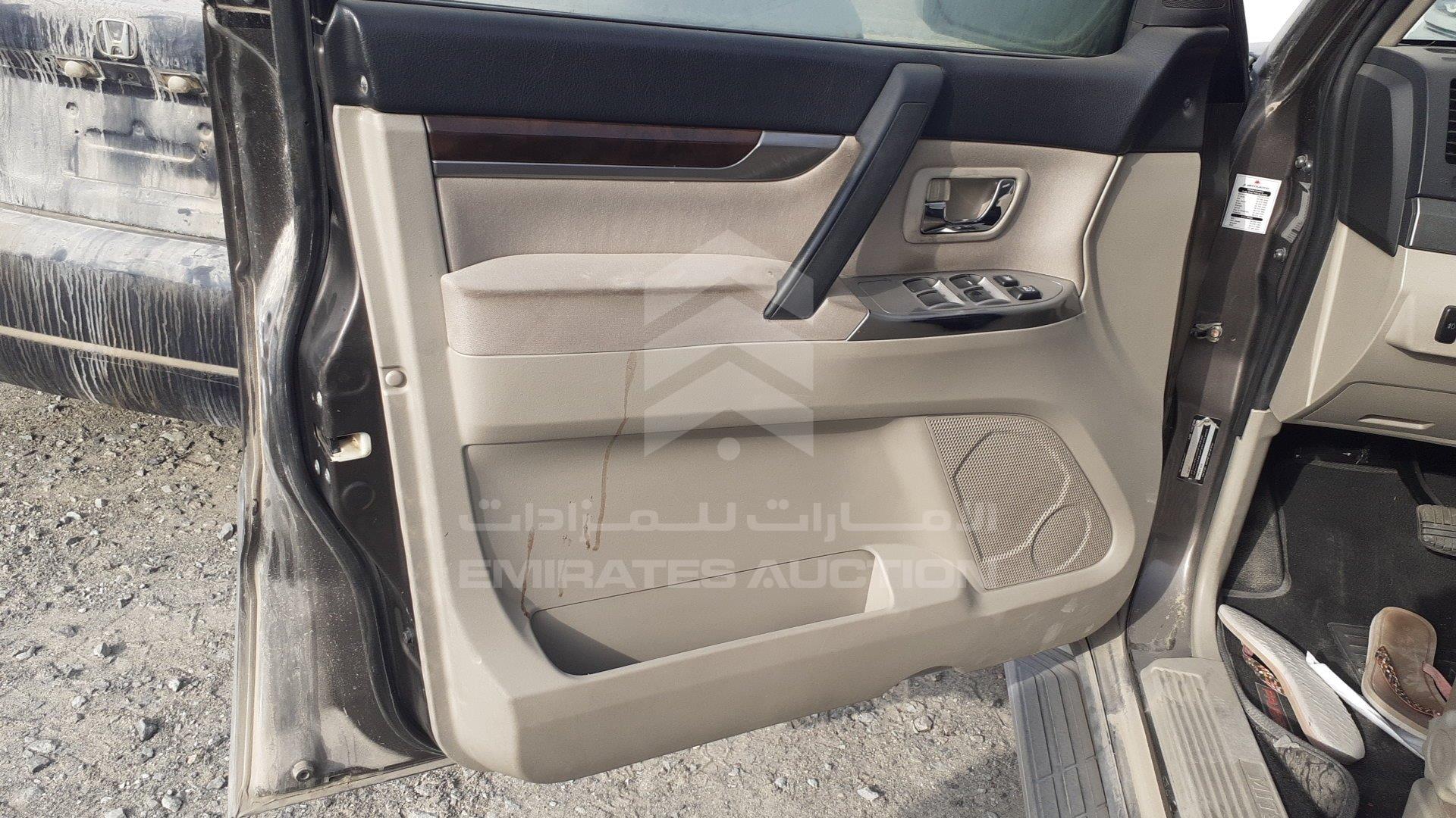 JMYLRV95WDJ708656 - 2013 Mitsubishi Pajero - #351548