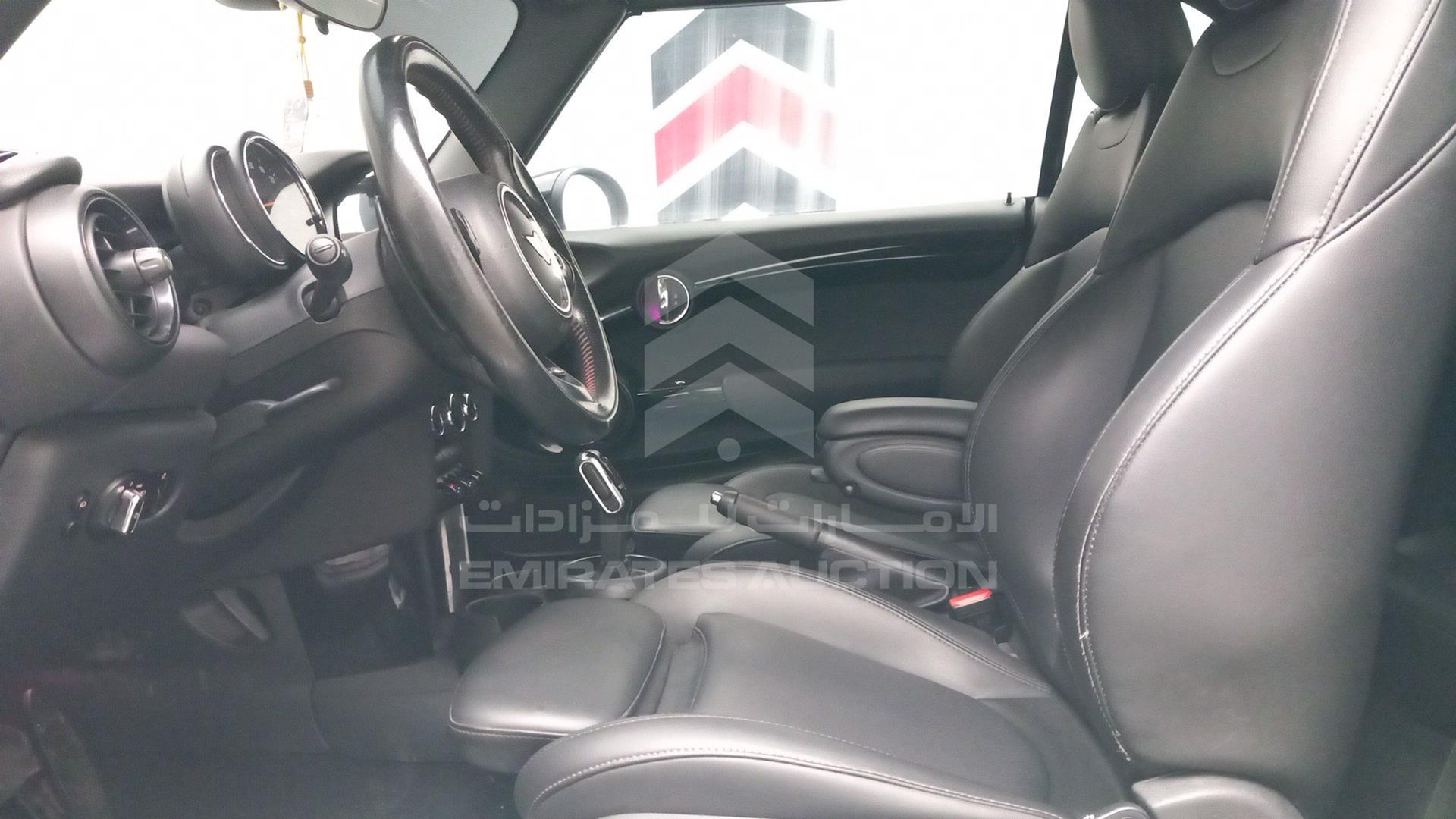 2020 MINI COOPER VIN: WMWWJ5C04L3L32670