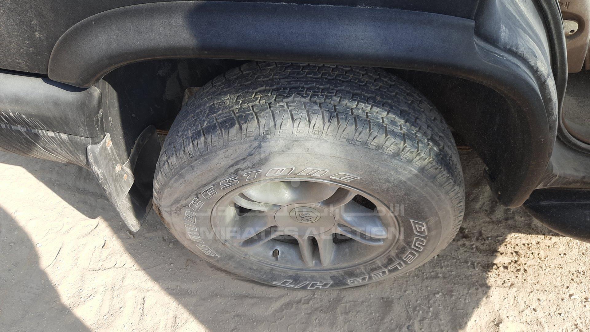 2000 DODGE DURANGO VIN: 1B4HS28Z1YF215971