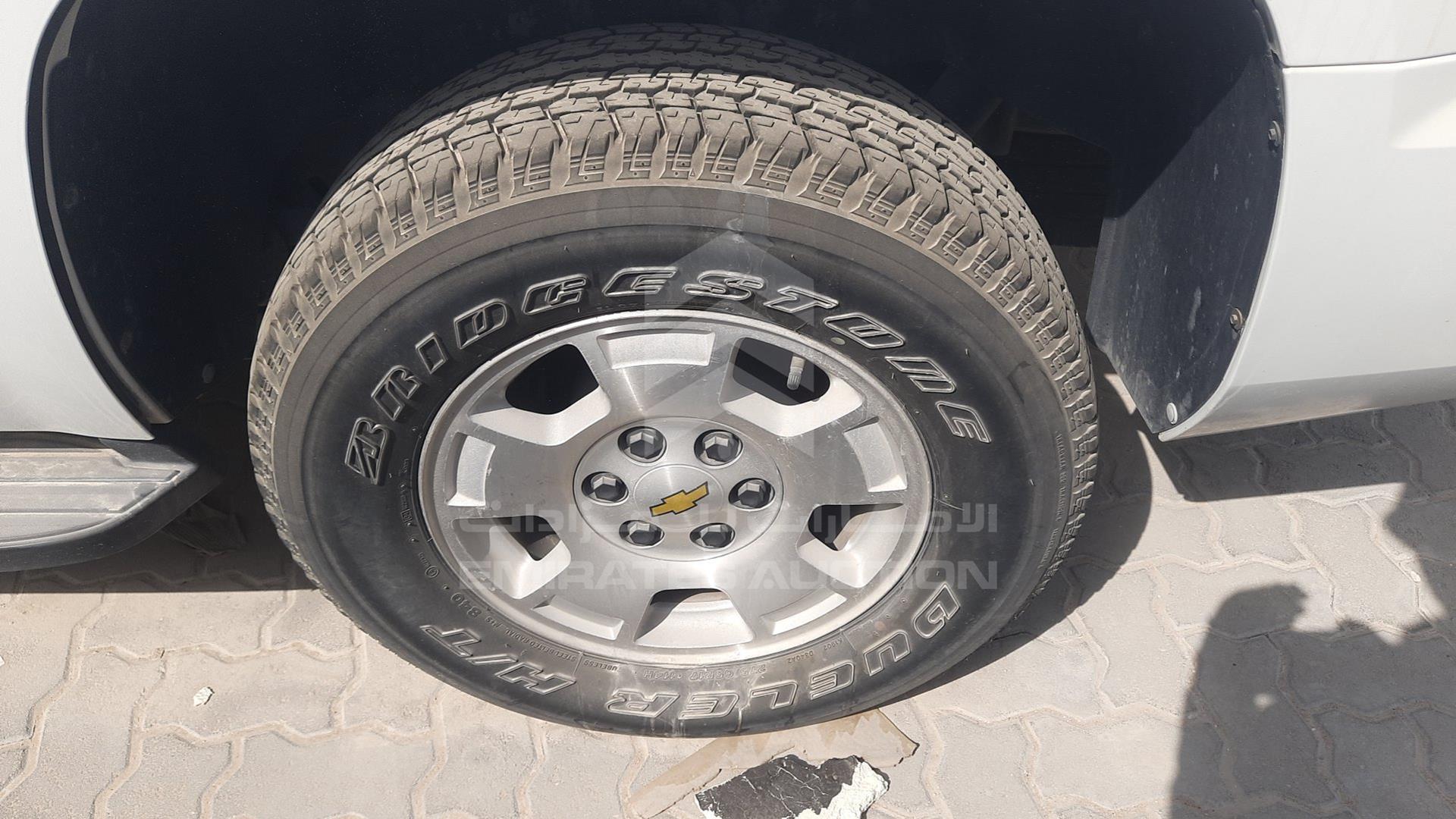2010 CHEVROLET TAHOE VIN: 1GNUKAE02AR264285