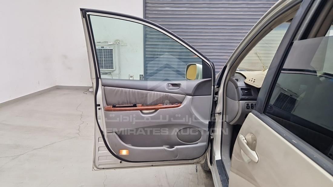 2004 Toyota Sienna — Front Left Door — Photo 14