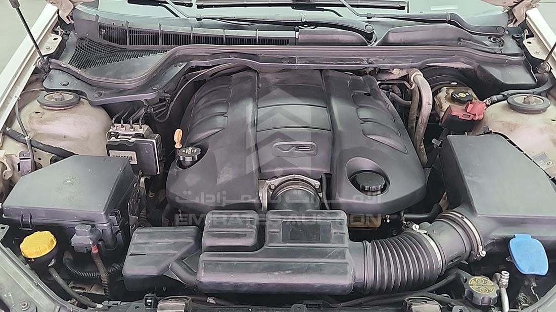 2013 Chevrolet Caprice — Engine Bay — Photo 64
