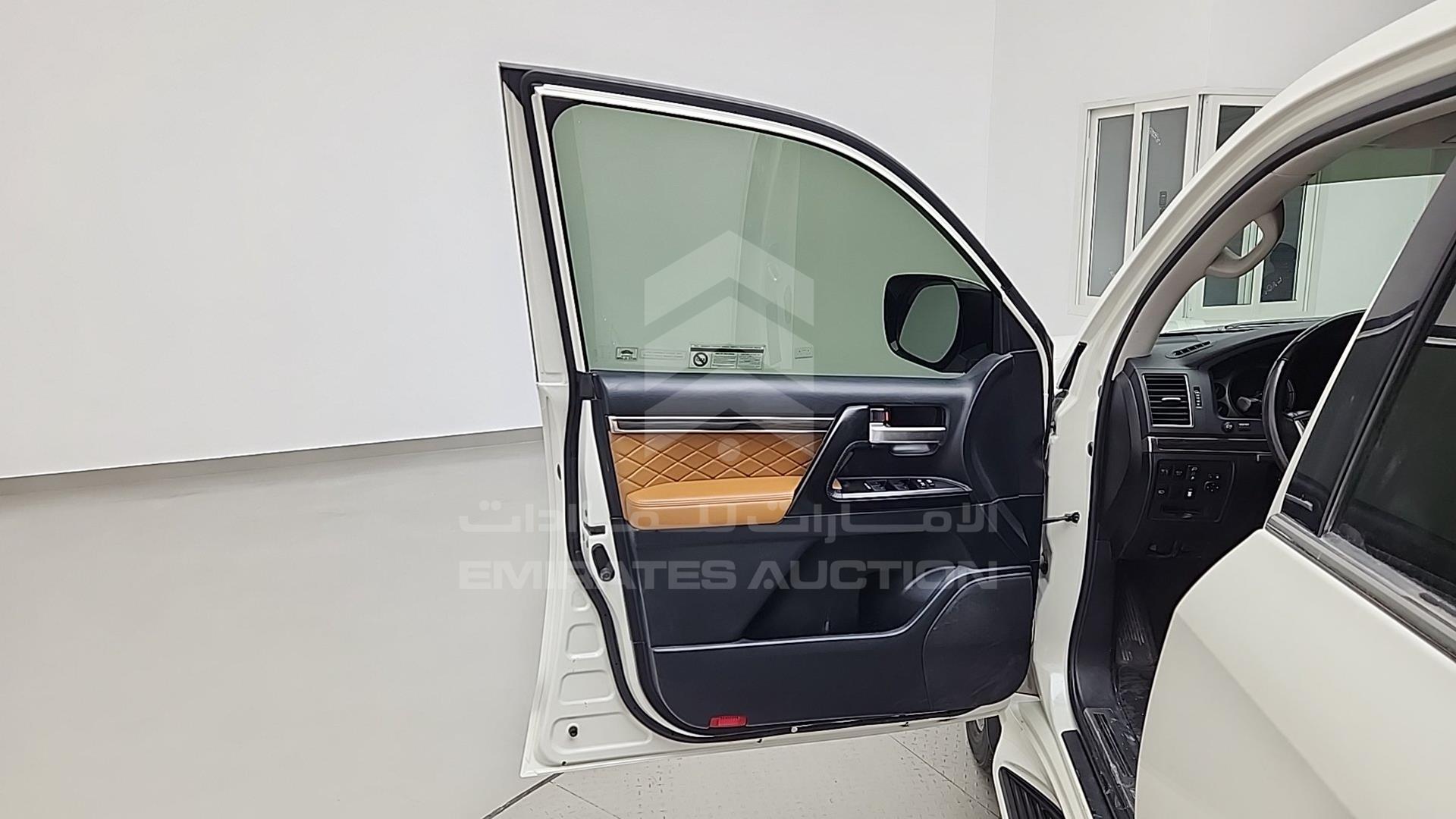 2021 TOYOTA LAND CRUISER VIN: JTMHX01J6M4225253