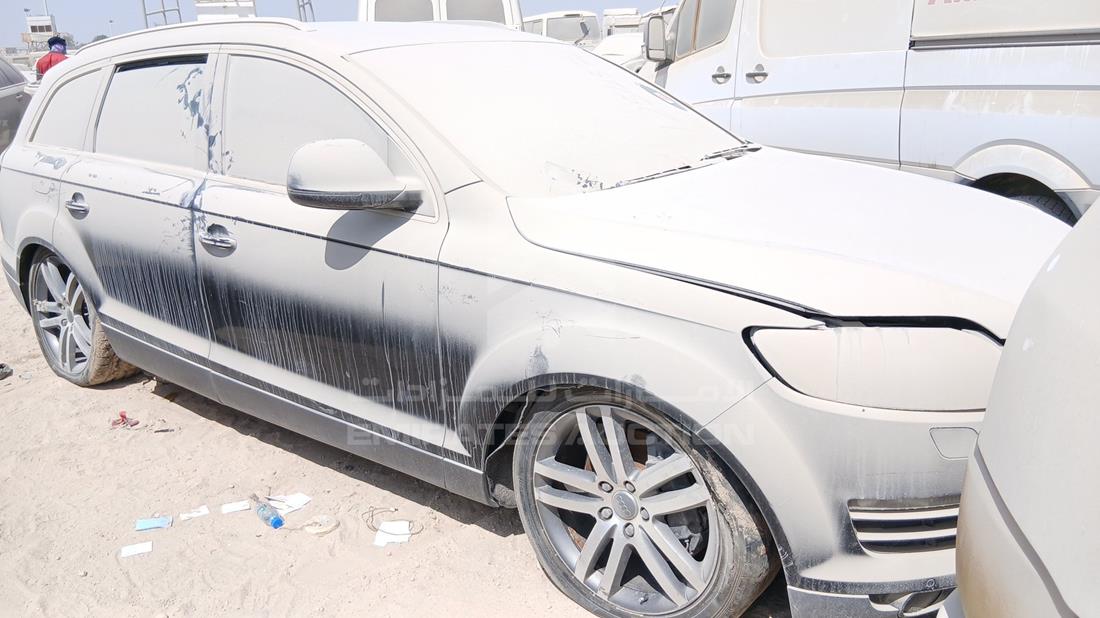 2007 Audi Q7 — Front Right Angle — Photo 9