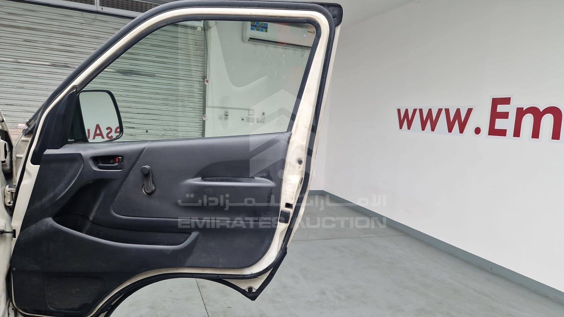 2009 TOYOTA HIACE VIN: JTGJX02P590021694