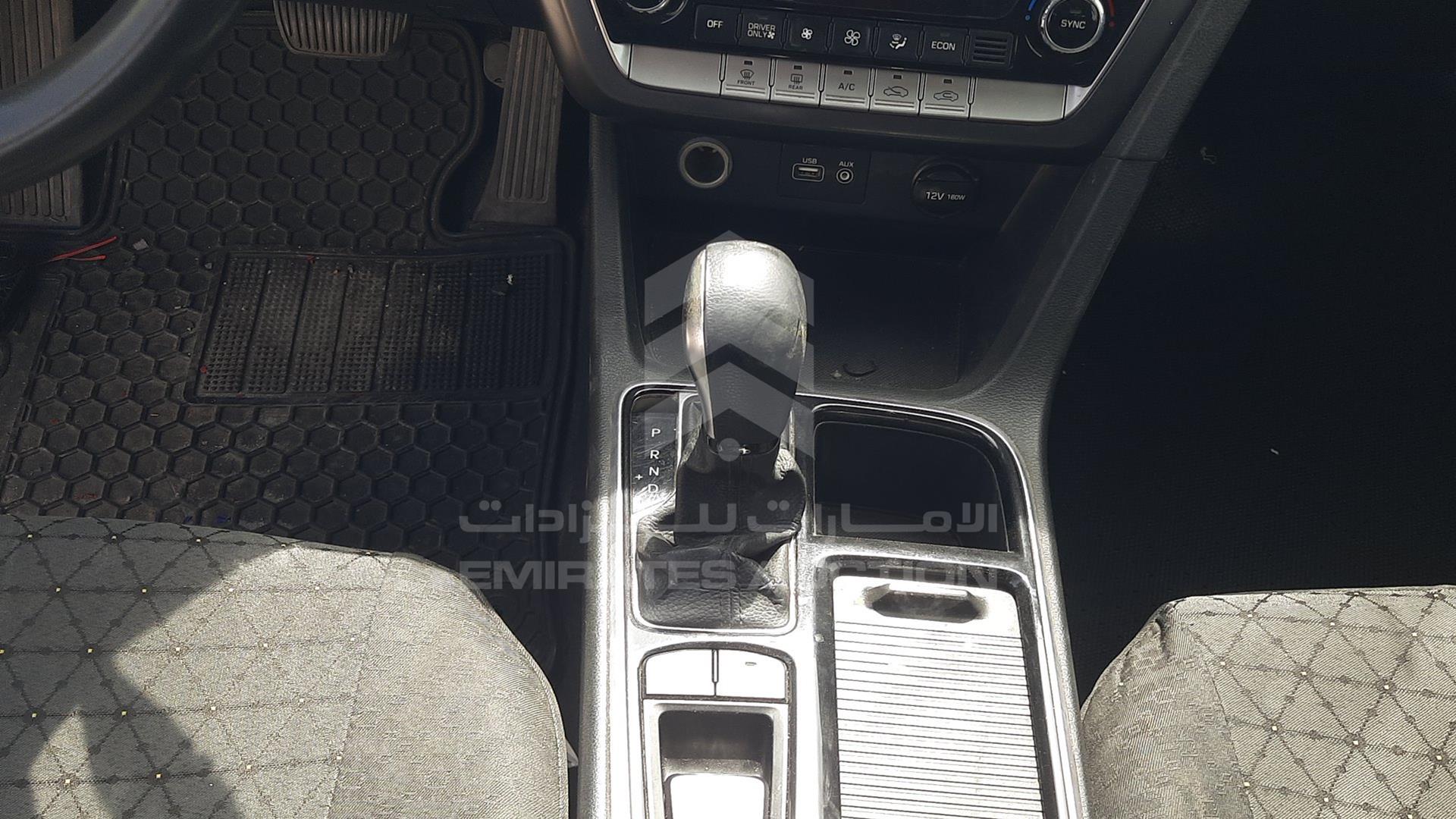 2019 HYUNDAI SONATA VIN: KMHE24136KA093020