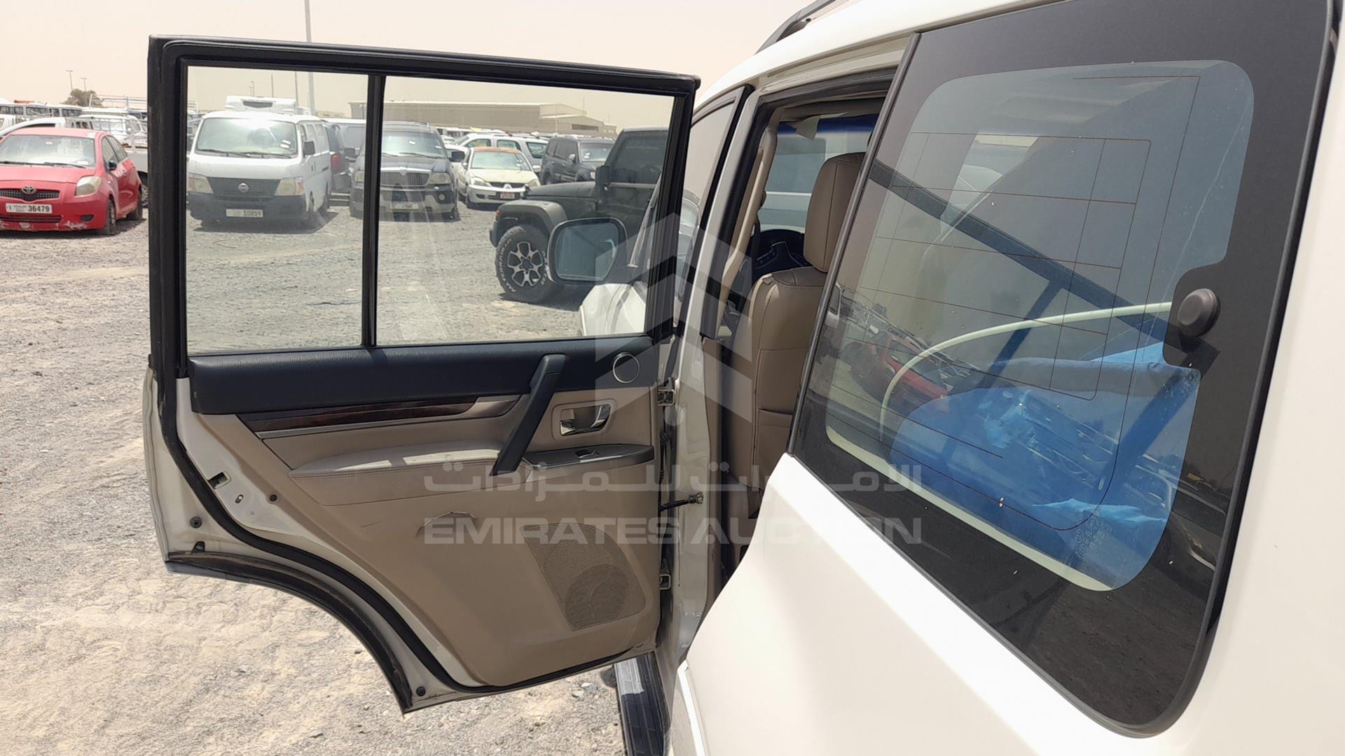 2013 MITSUBISHI PAJERO VIN: JMYLYV97WDJ704803