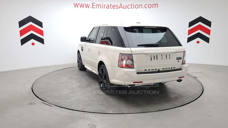 SALLSAAE4AA233314 Auction: EmiratesAuction Lot: 409182 SALLSAAE4AA233314 Range Rover Sport 2010 BLACK Photo 8